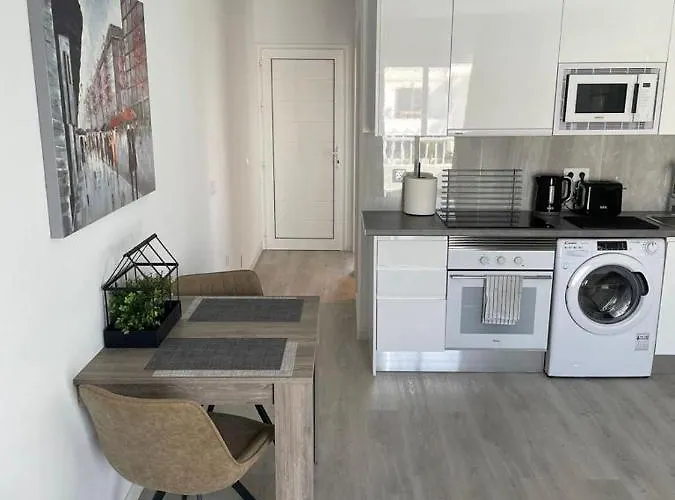 Apartment View House *